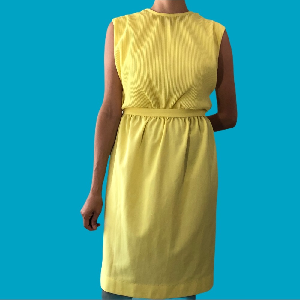 60’s yellow dress